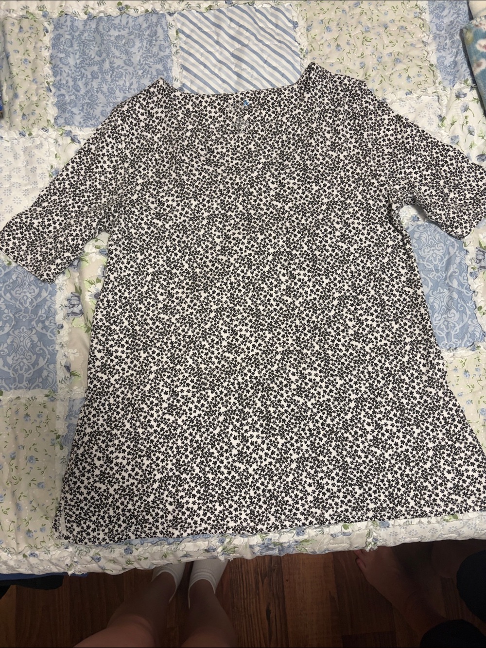 croft & barrow Black and White Floral Scoop-Neck Tunic